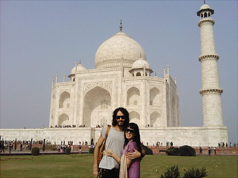 A picture of Katy Perry and Russell Brand in front of the Taj Mahal, posted to Perry's Twitter page. Original Filename: twitter katy perry russell brand.jpg